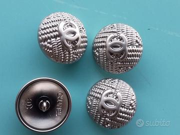 4 bottoni chanel