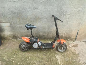 Monopattino a scoppio artigianale