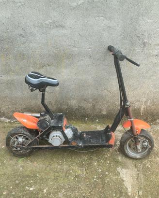 Monopattino a scoppio artigianale