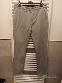Pantaloni grigi