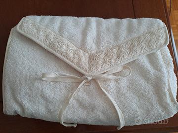 Beauty NUOVO con ciabatte in spugna firmati AQUA