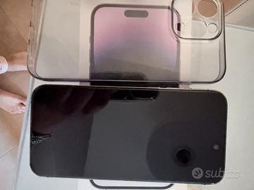 Telefono iphone 14 pro max tenuto con cura