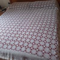 Copriletto matrimoniale lavorato a mano