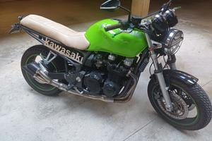 Kawasaki zr7  custom