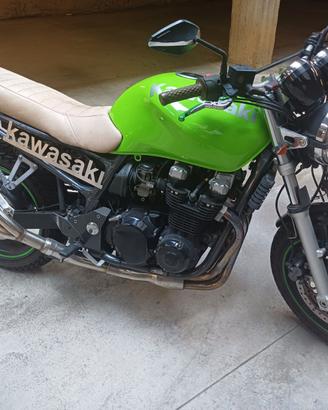 Kawasaki zr7  custom