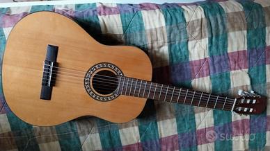 Chitarra acustica