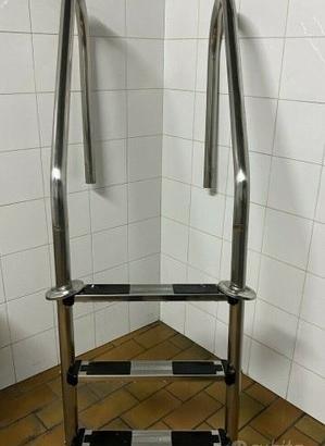 Scaletta piscina