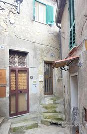 2 LOCALI A PALIANO