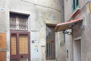 2 LOCALI A PALIANO