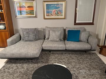 Grande divano con penisola