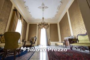 Appartamento di 276 m² con più di 5 locali a Catan