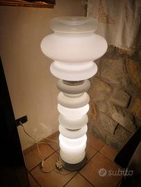 Lampada da terra in vetro satinato di Carlo Nason