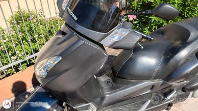 scooter YAMAHA X-MAX 250