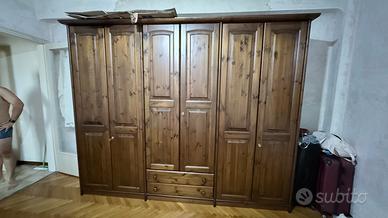 Camera da letto completa in legno — In ottime cond