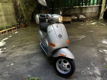 Vespa 125 cc Official 2001