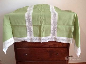  COPRITAVOLO IN PURO LINO E PIZZO