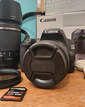 Canon EOS 250d - 2 obiettivi ed altro