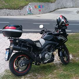 Grande moto la v strom dl 650