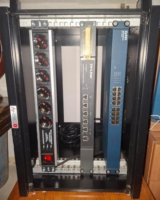 Rack Networking Professionale Completo