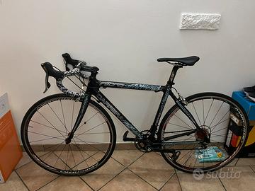 Bici da corsa Carrera in Carbonio