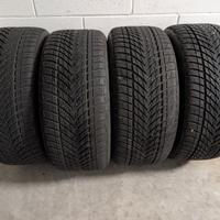 Pneumatici invernali GOODYEAR 225/40 R18 92V