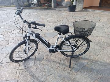 Bicicletta elettrica da donna