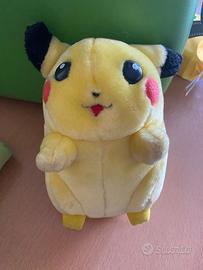 Pupazzo pikachu