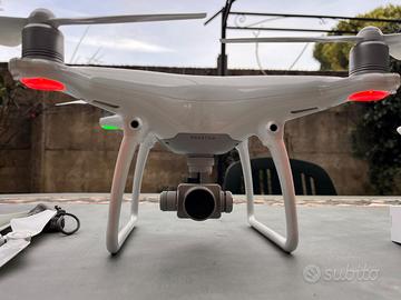 DRONE DJI Phantom 4 – Pari al nuovo – Kit completo
