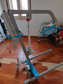 Sollevatore elettrico per persone disabili