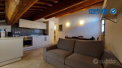 Elegante Bilocale Mansardato in Centro a Rovigo