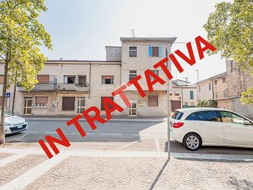 4 LOCALI A VILLAFRANCA DI VERONA