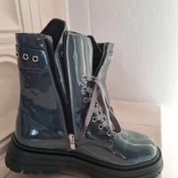 STIVALETTI DA DONNA GRIGI CON LACCI E BORCHIE