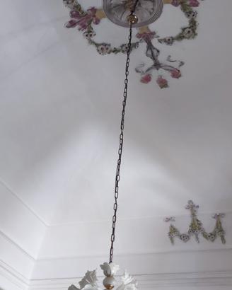 Lampadario elegante e classico.