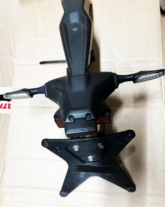 Supporto portatarga in carbonio Hypermotard 950