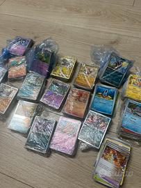 Lotto 950 carte originali pokemon mix anni e carte