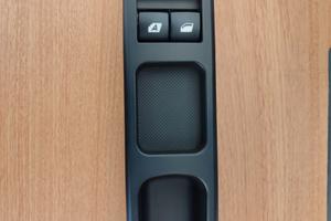 Pulsantiera alzavetri lato guida per peugeot 207