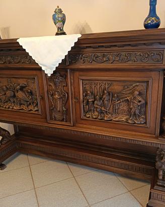 Credenza in legno massello scolpita stile classico