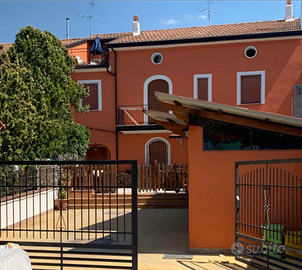 Casa indipendente recintata a Polla (Sa)