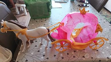 Carrozza incantata con cavallo 