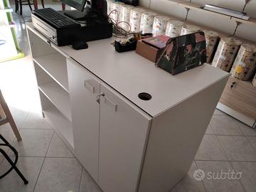 Bancone per negozio in acciaio smaltato bianco