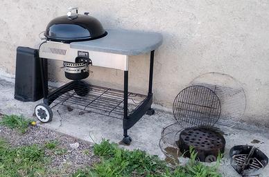 Barbeque Weber a carbonella