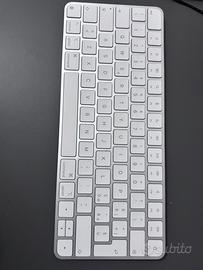 Apple Magic Keyboard + Magic mouse 2