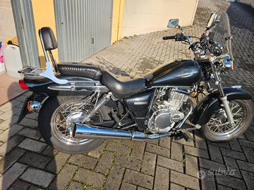 Moto Suzuki Marauder 250