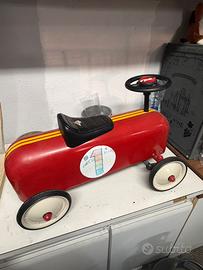 Automobilina per bambini vintage