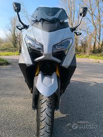 Yamaha T Max 560 - 2025