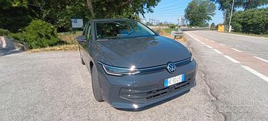 Volkswagen Golf 8 Hybrid 2024