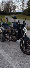 Ducati Monster 937 depotenziato usato