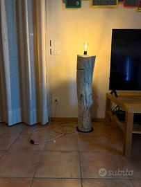 Lampada artigianale in legno
