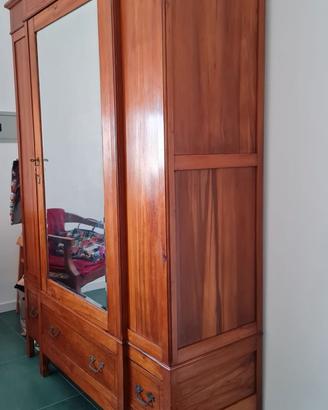 Armadio con specchio