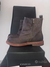 Stivaletto stringato con dettaglio cerniera 